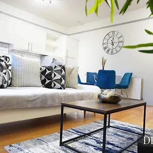  Apartment Big Luxury Town House Near Centre United Kingdom